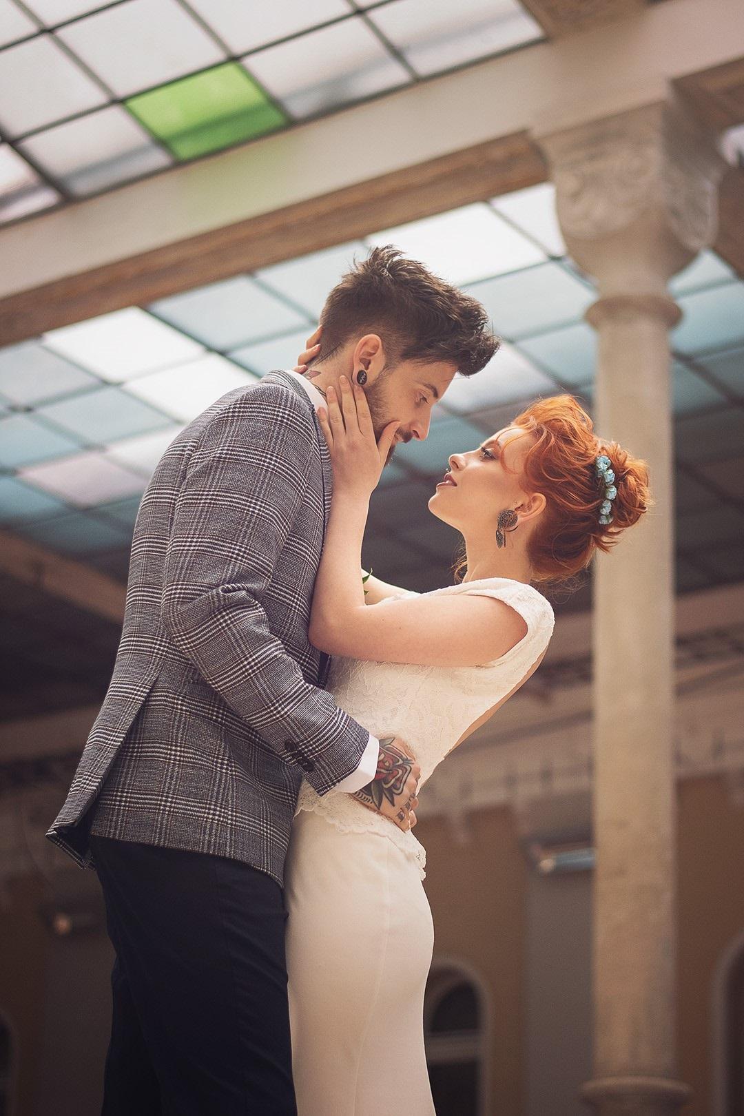 Přirozený svatební portrét novomanželů – fotografka Soňa Šerá